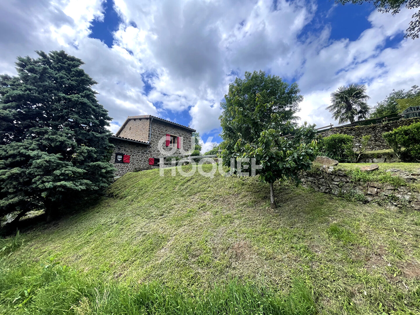 Maison en pierre sur une parcelle de 1680 m²