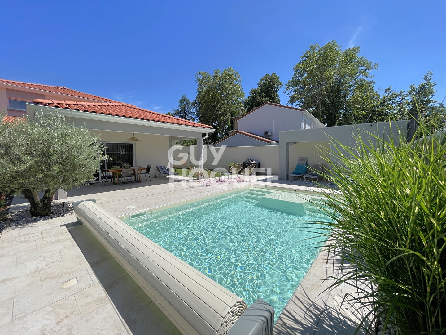 Villa moderne T5 avec piscine et pool house !