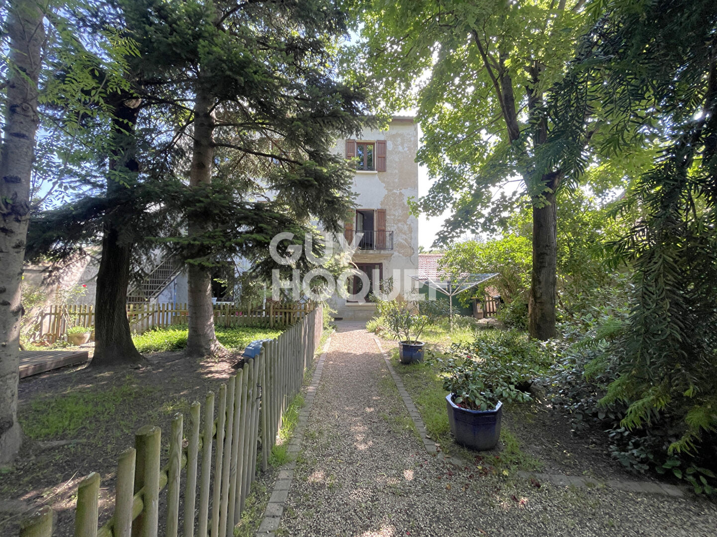 A proximité du centre ! Jolie maison avec jardin bucolique