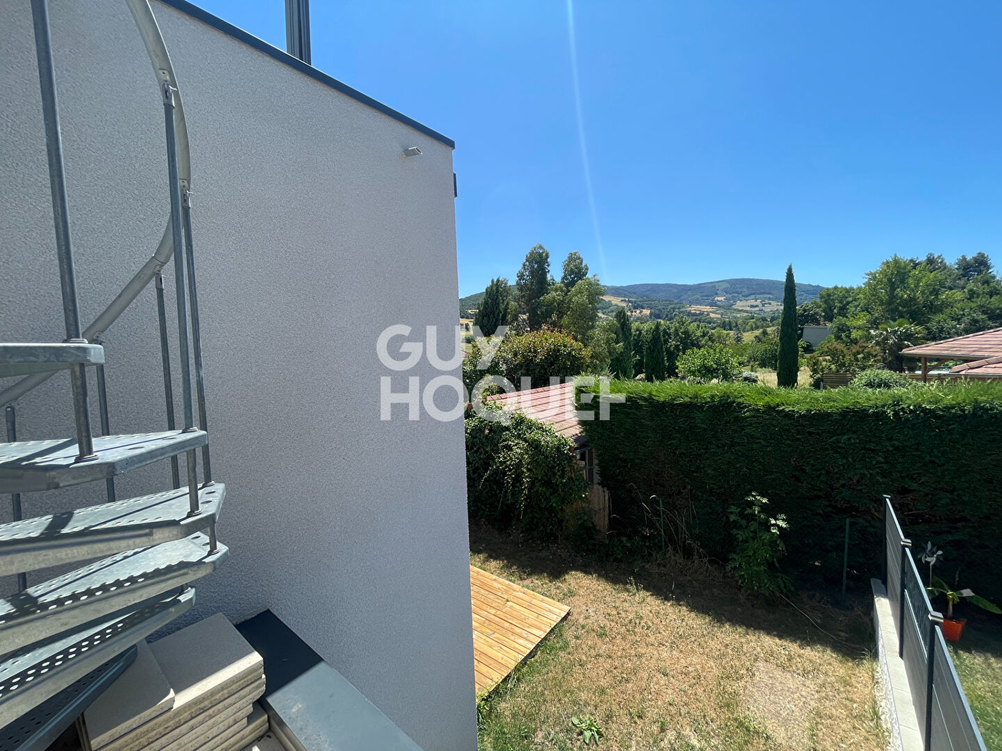 Maison de 2021 avec jardin et rooftop.