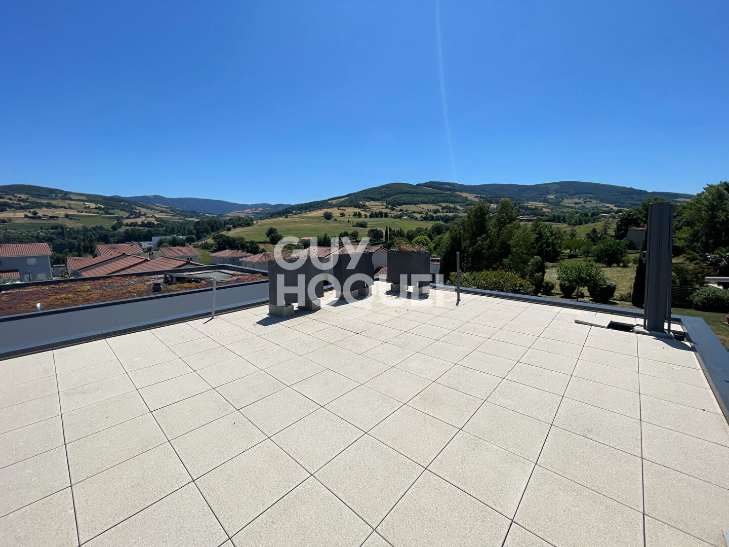 Maison de 2021 avec jardin et rooftop.