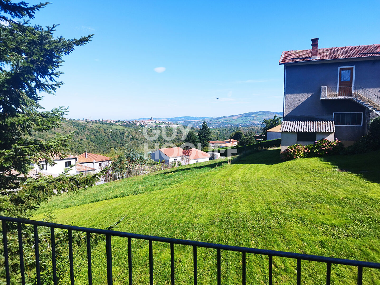 Maison  avec dépendances Chagnon
