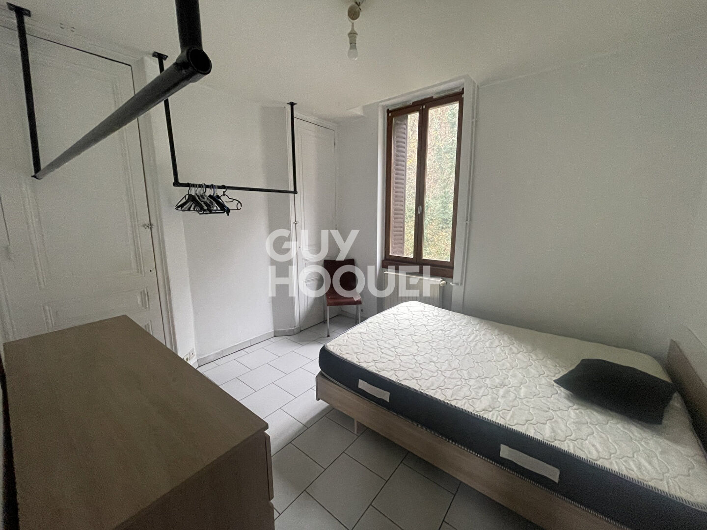 Appartement T4 au dernier étage tout proche de la gare.