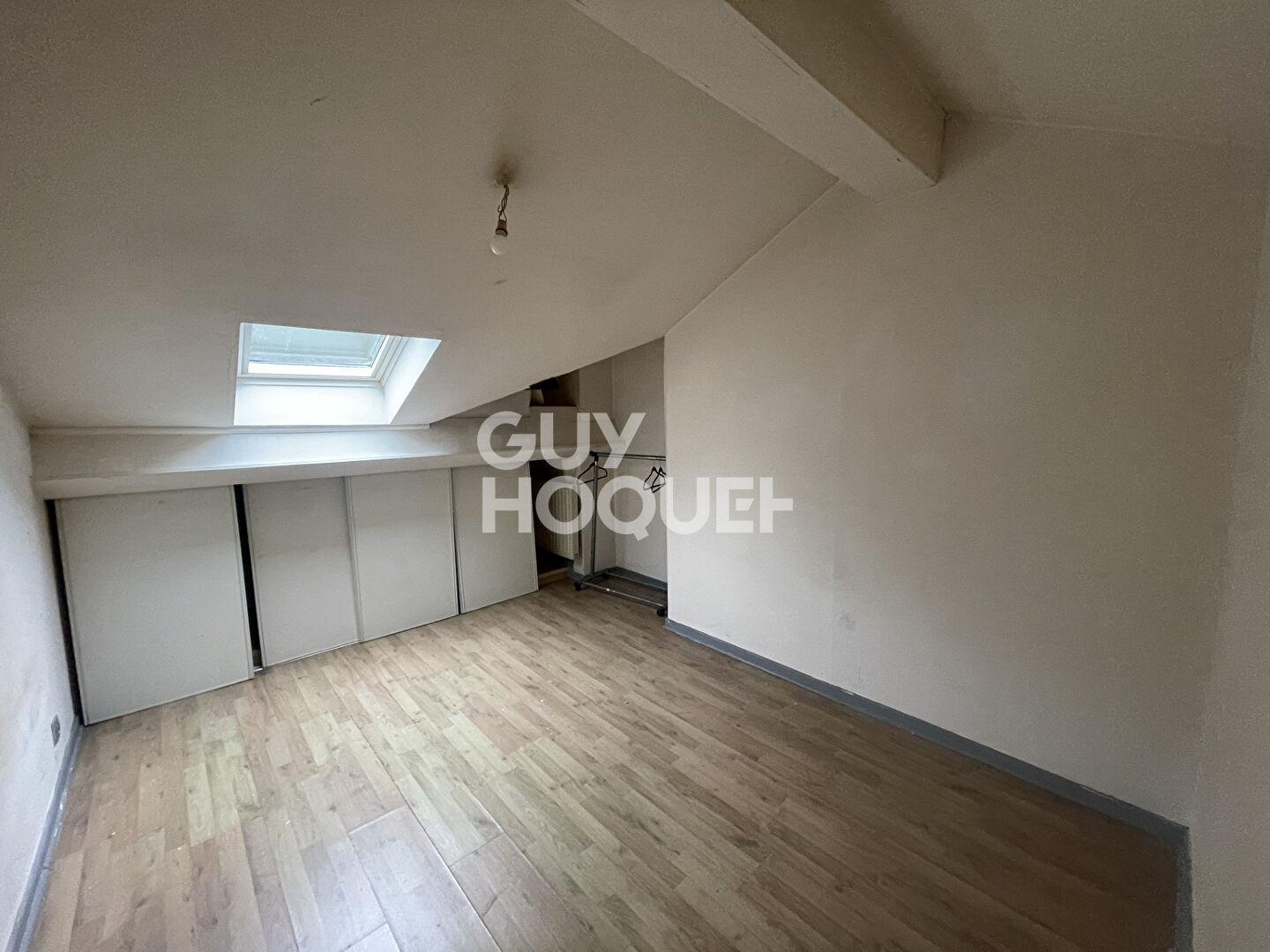 Appartement T4 au dernier étage tout proche de la gare.