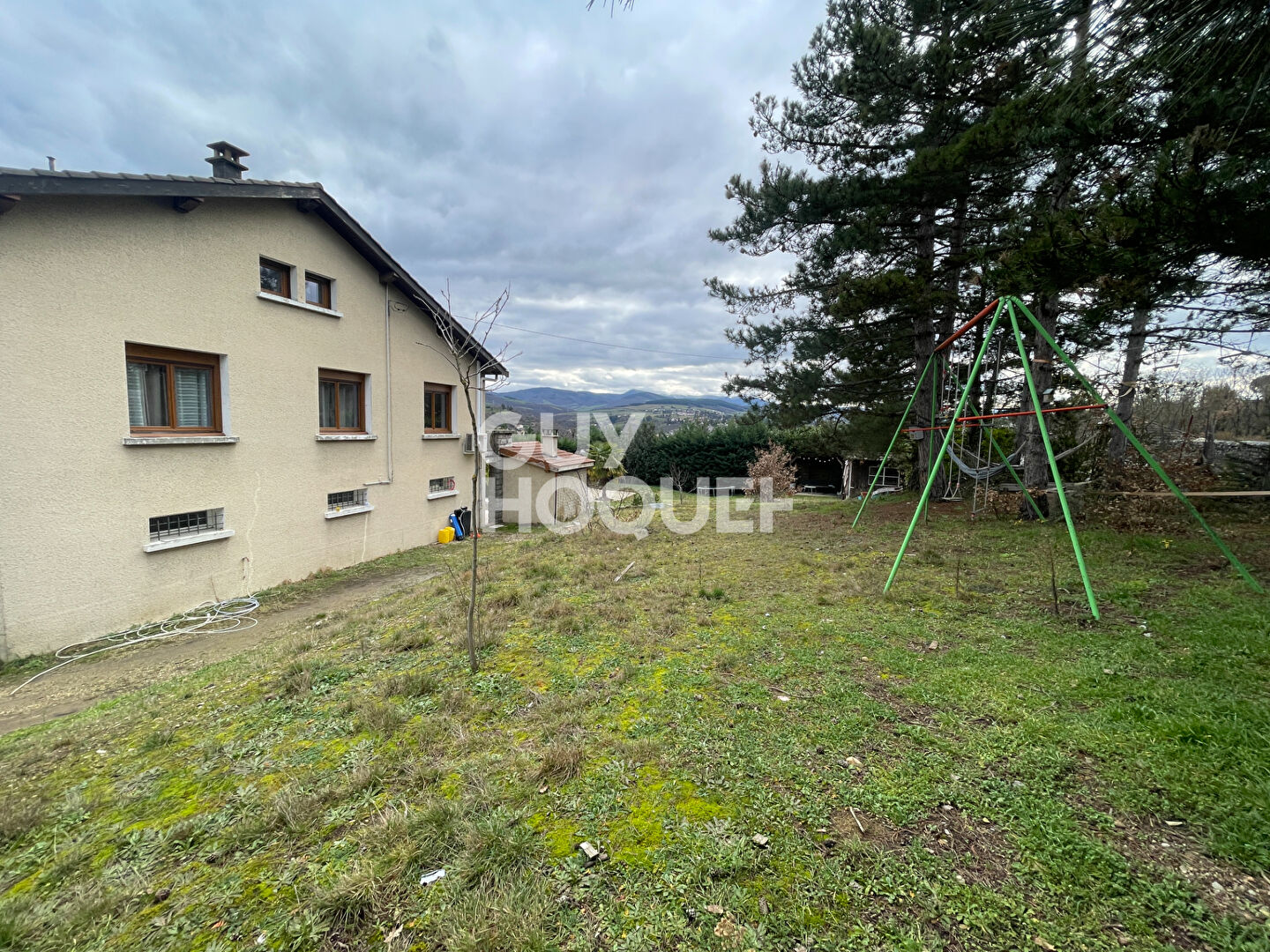 Maison familiale avec piscine, terrain de 1503 m²
