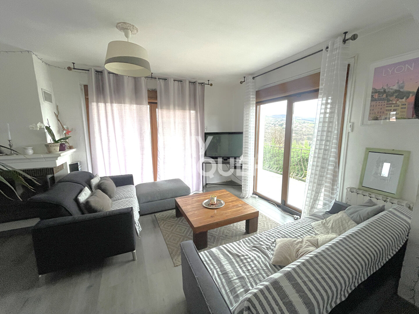 Maison familiale avec piscine, terrain de 1503 m²