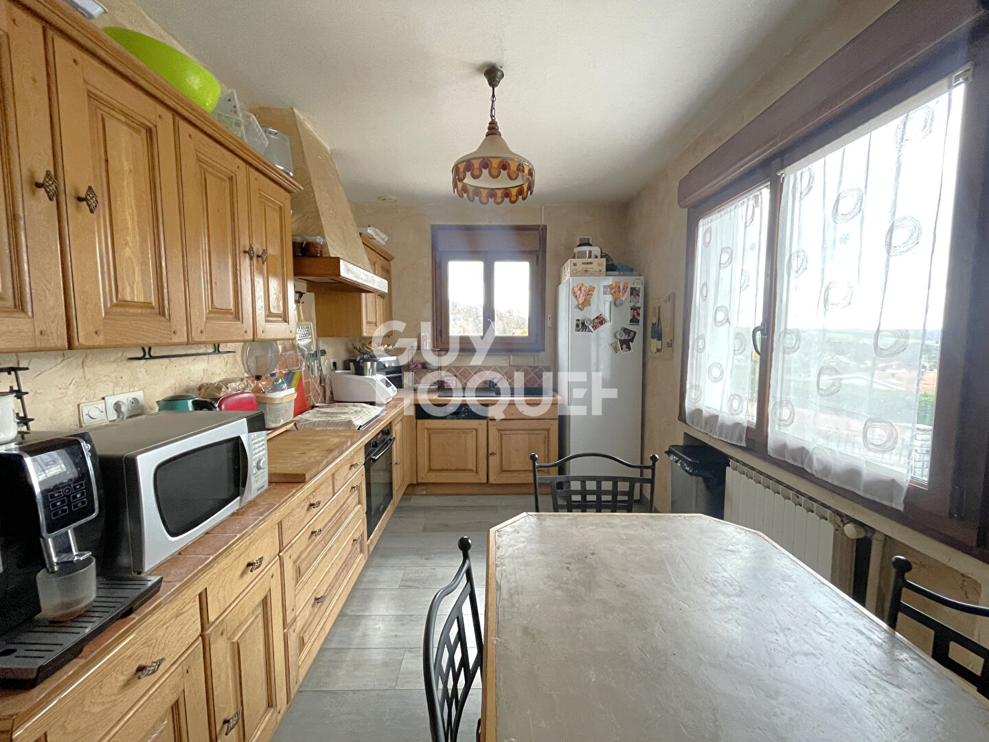 Maison familiale avec piscine, terrain de 1503 m²