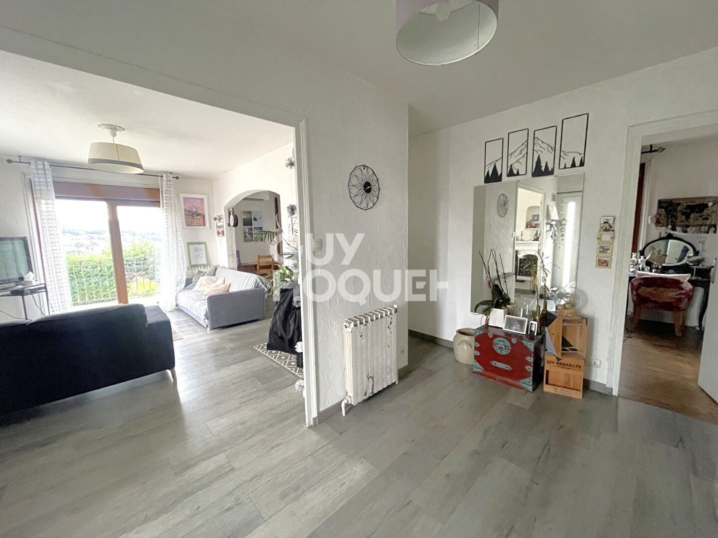 Maison familiale avec piscine, terrain de 1503 m²