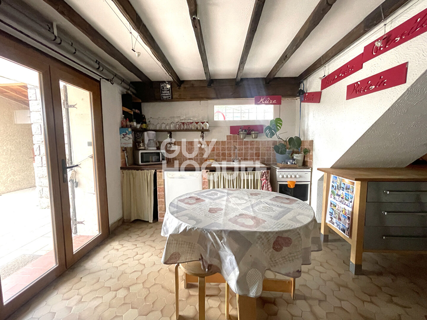 Maison familiale avec piscine, terrain de 1503 m²