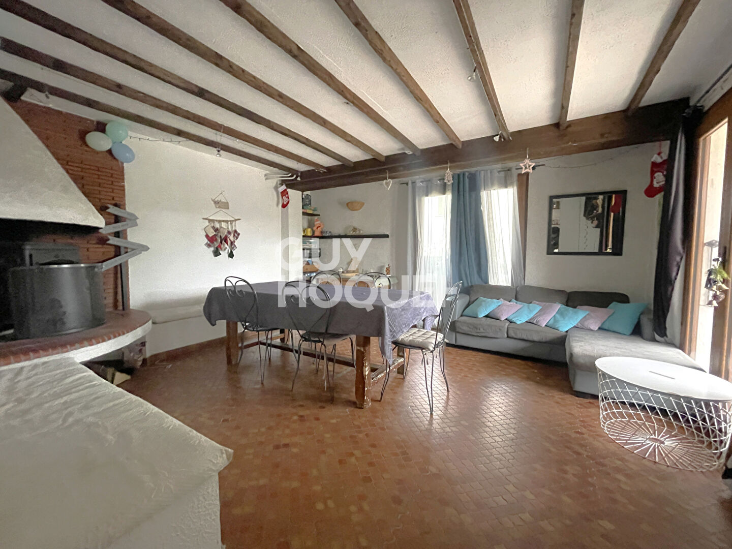 Maison familiale avec piscine, terrain de 1503 m²