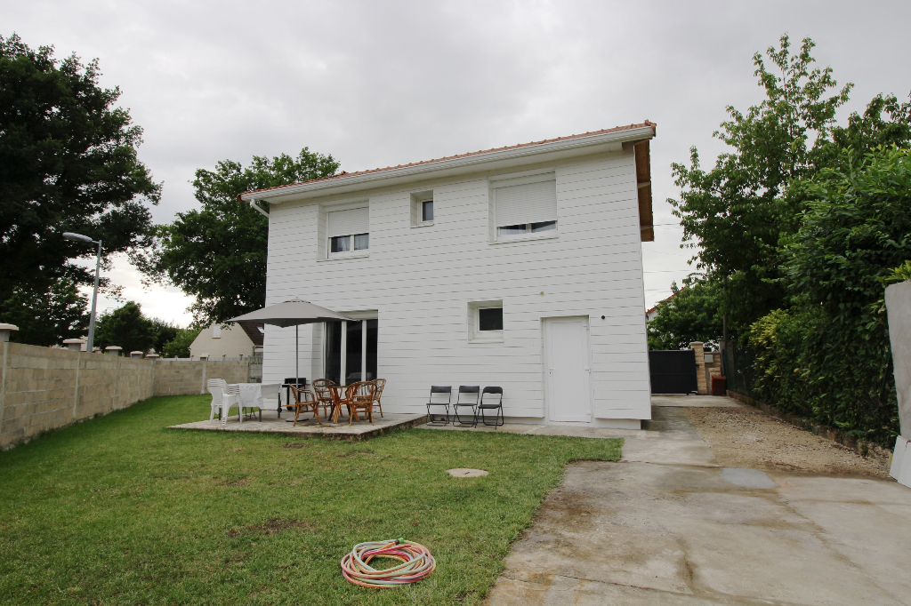 À vendre à MORSANG SUR ORGE (91390), maison 5 pièces de 90 m².