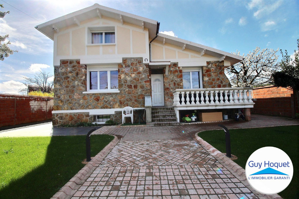 Maison 5 pièces de 165 m² à vendre à MORSANG SUR ORGE (91390).