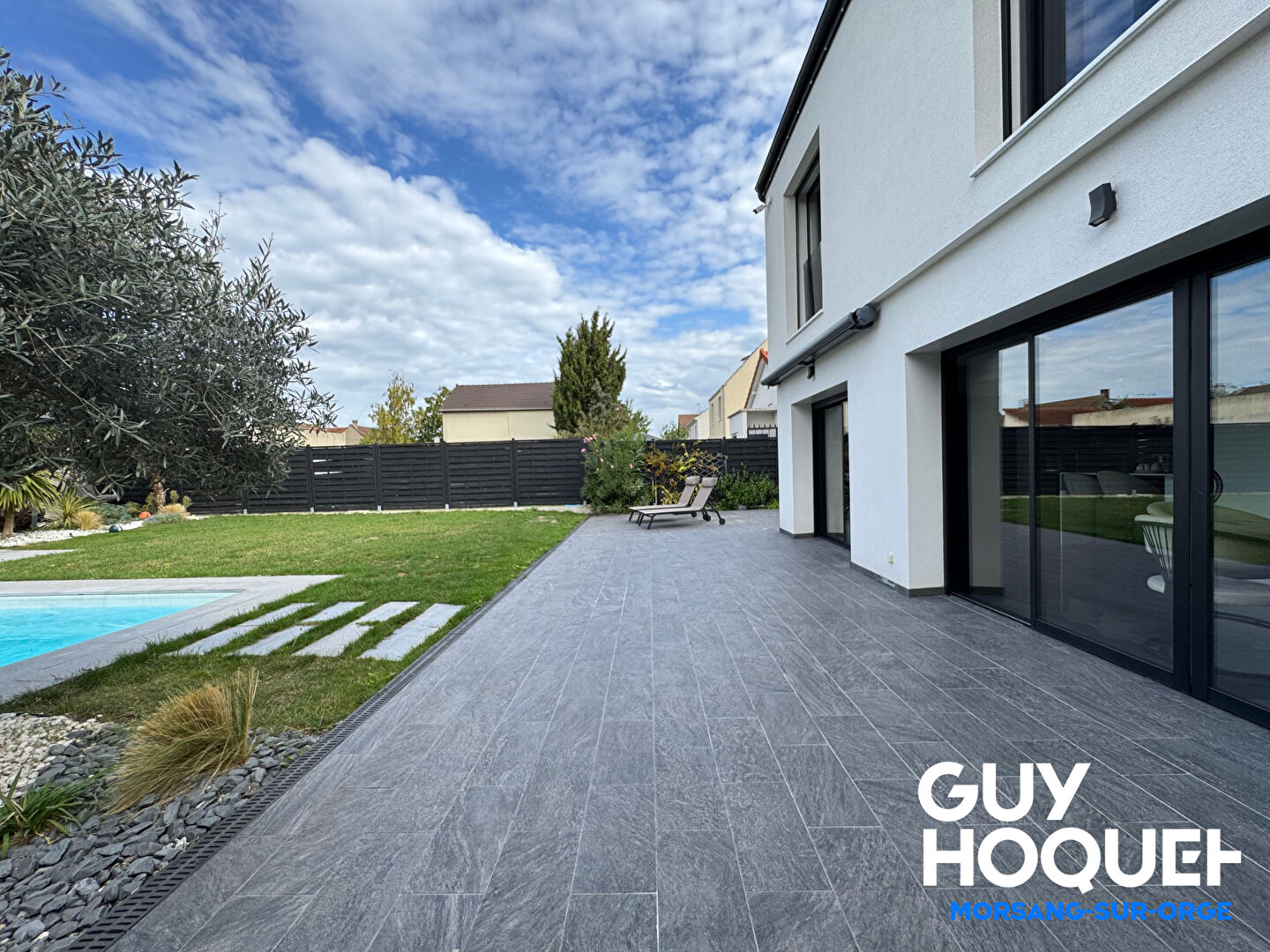 Maison d'exception à Athis Mons - 670 000 