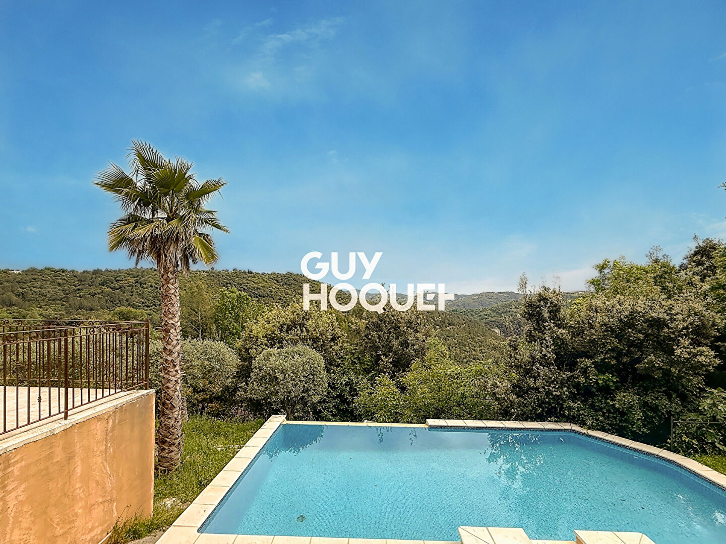 Belle maison familiale à vendre au Tignet - 4 chambres, piscine et grand terrain