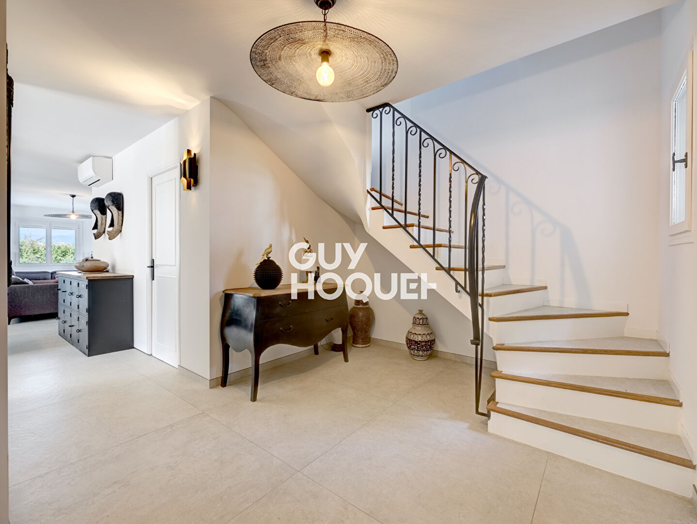 Villa rénovée avec élégance dans un quartier prisé de Mouans-Sartoux