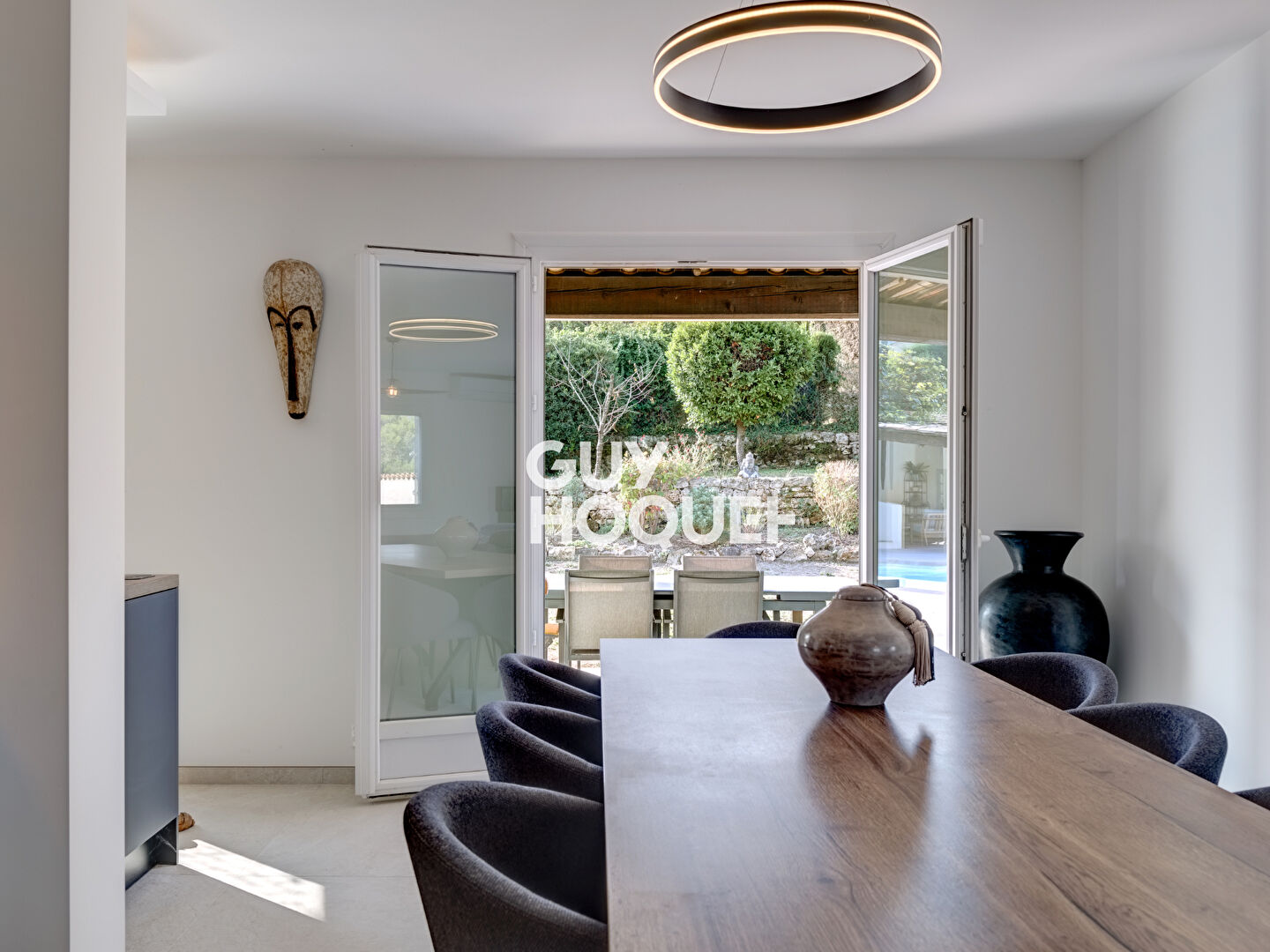 Villa rénovée avec élégance dans un quartier prisé de Mouans-Sartoux