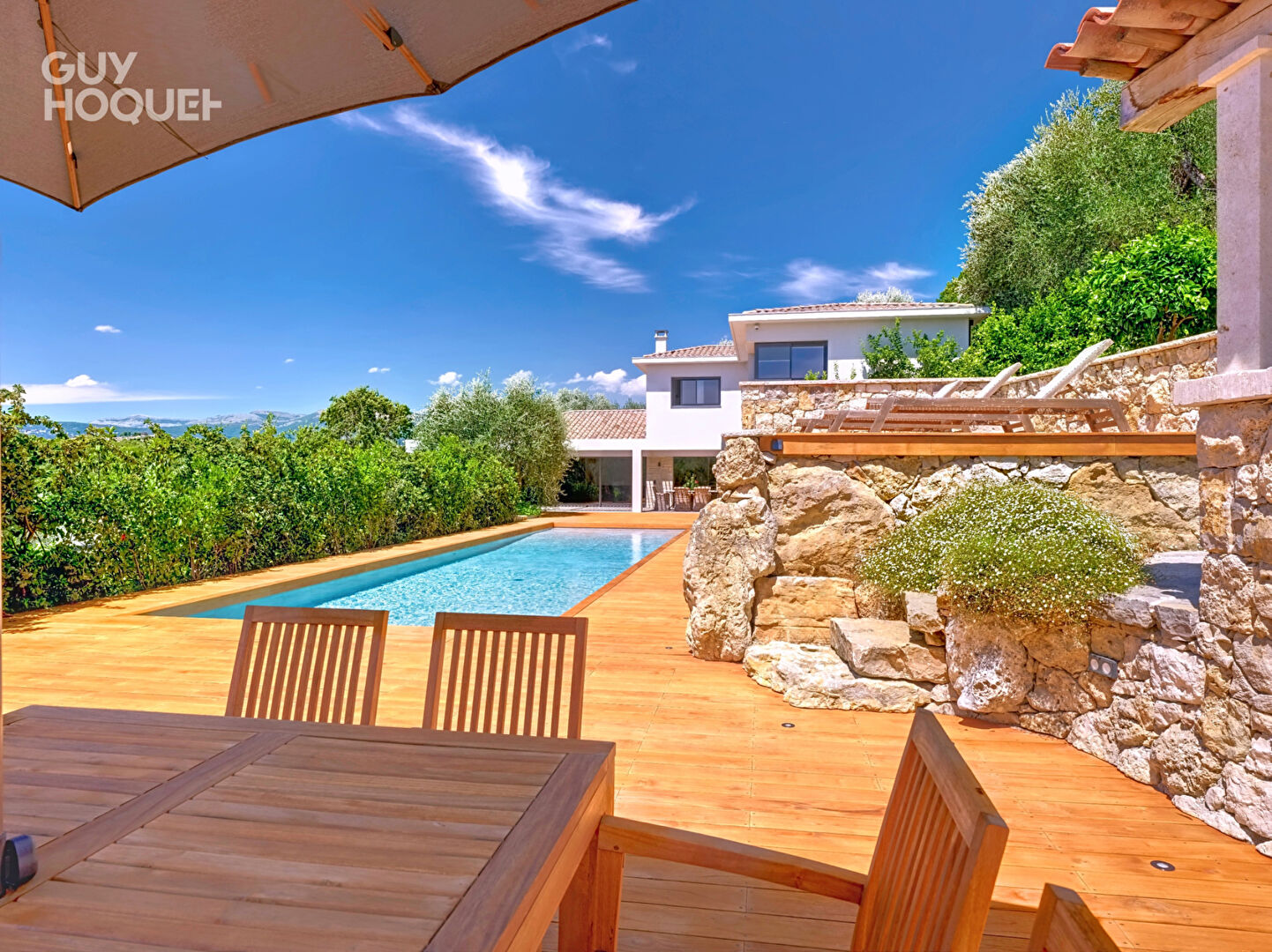 Mougins - À deux pas du Royal Mougins Golf, une propriété confidentielle aux finitions d'exception