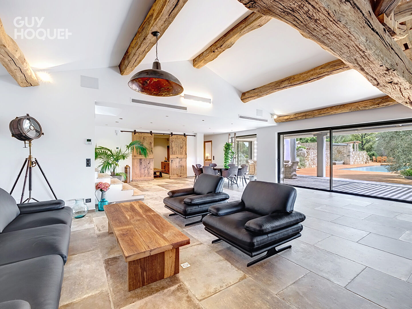 Mougins - À deux pas du Royal Mougins Golf, une propriété confidentielle aux finitions d'exception