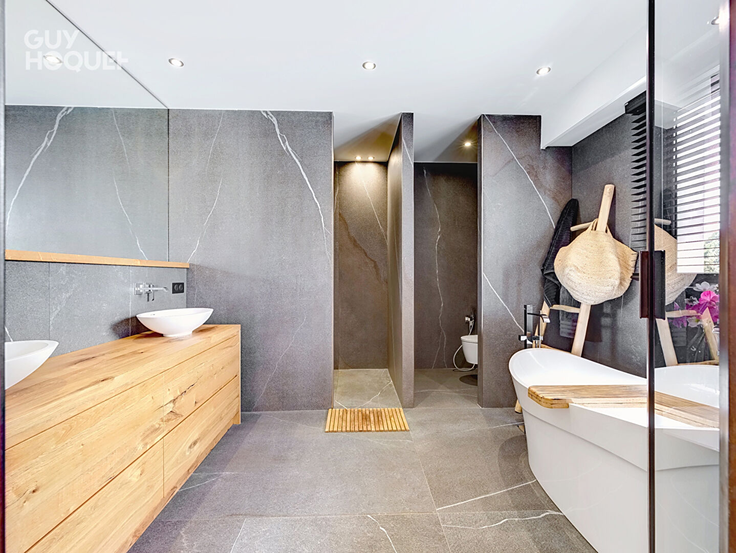 Mougins - À deux pas du Royal Mougins Golf, une propriété confidentielle aux finitions d'exception