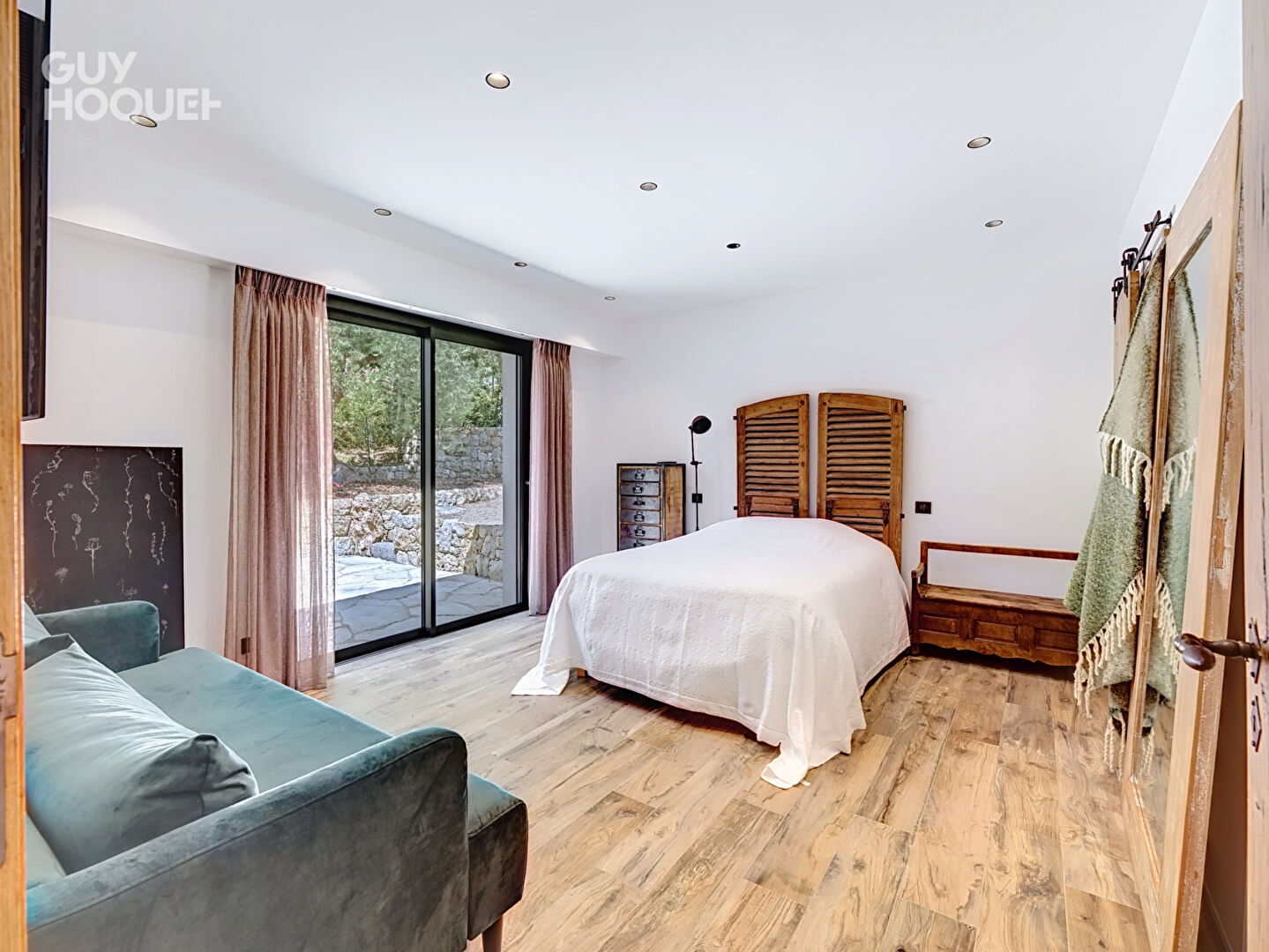 Mougins - À deux pas du Royal Mougins Golf, une propriété confidentielle aux finitions d'exception