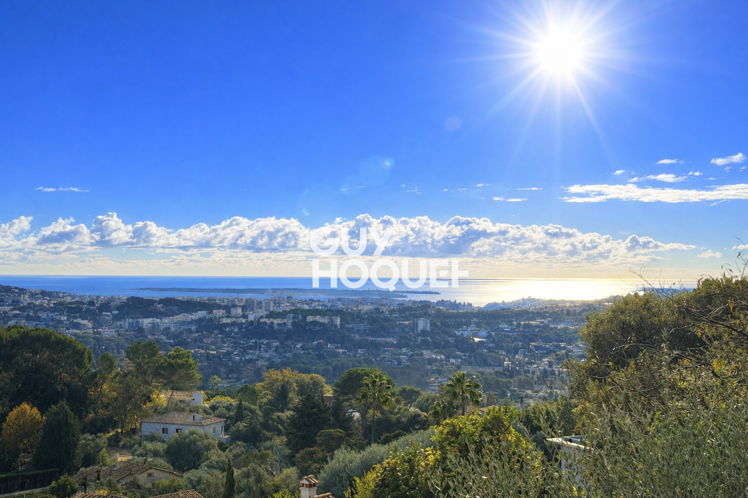 Vue Panoramique d'Exception - Propriété à Rénover dans Domaine Prisé de Mougins