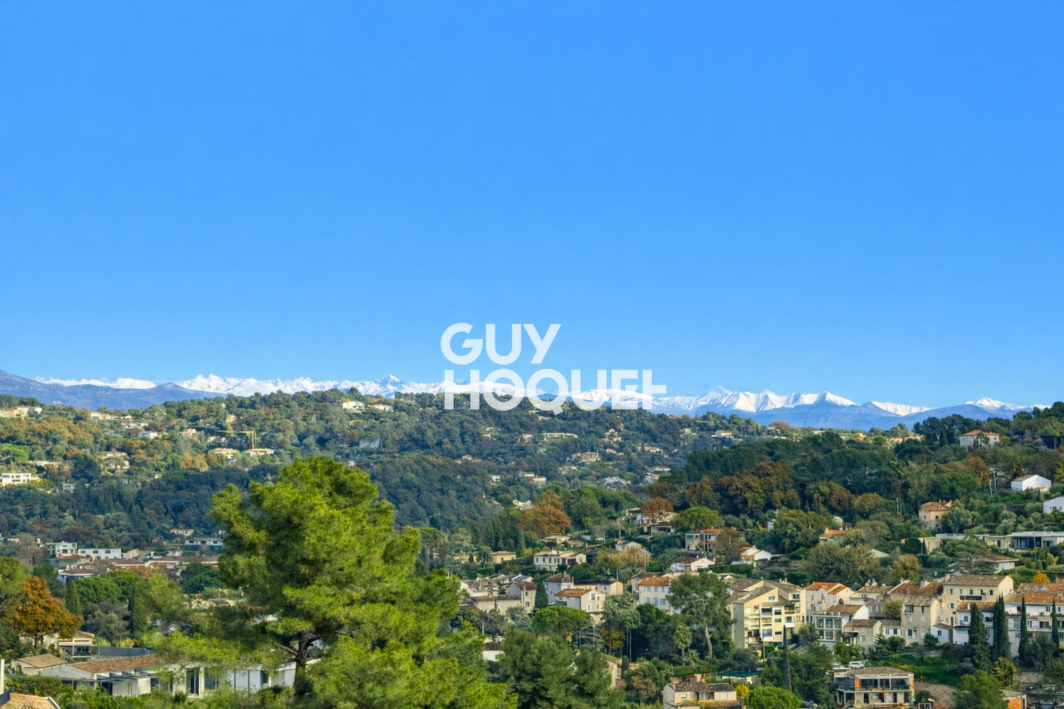 Vue Panoramique d'Exception - Propriété à Rénover dans Domaine Prisé de Mougins