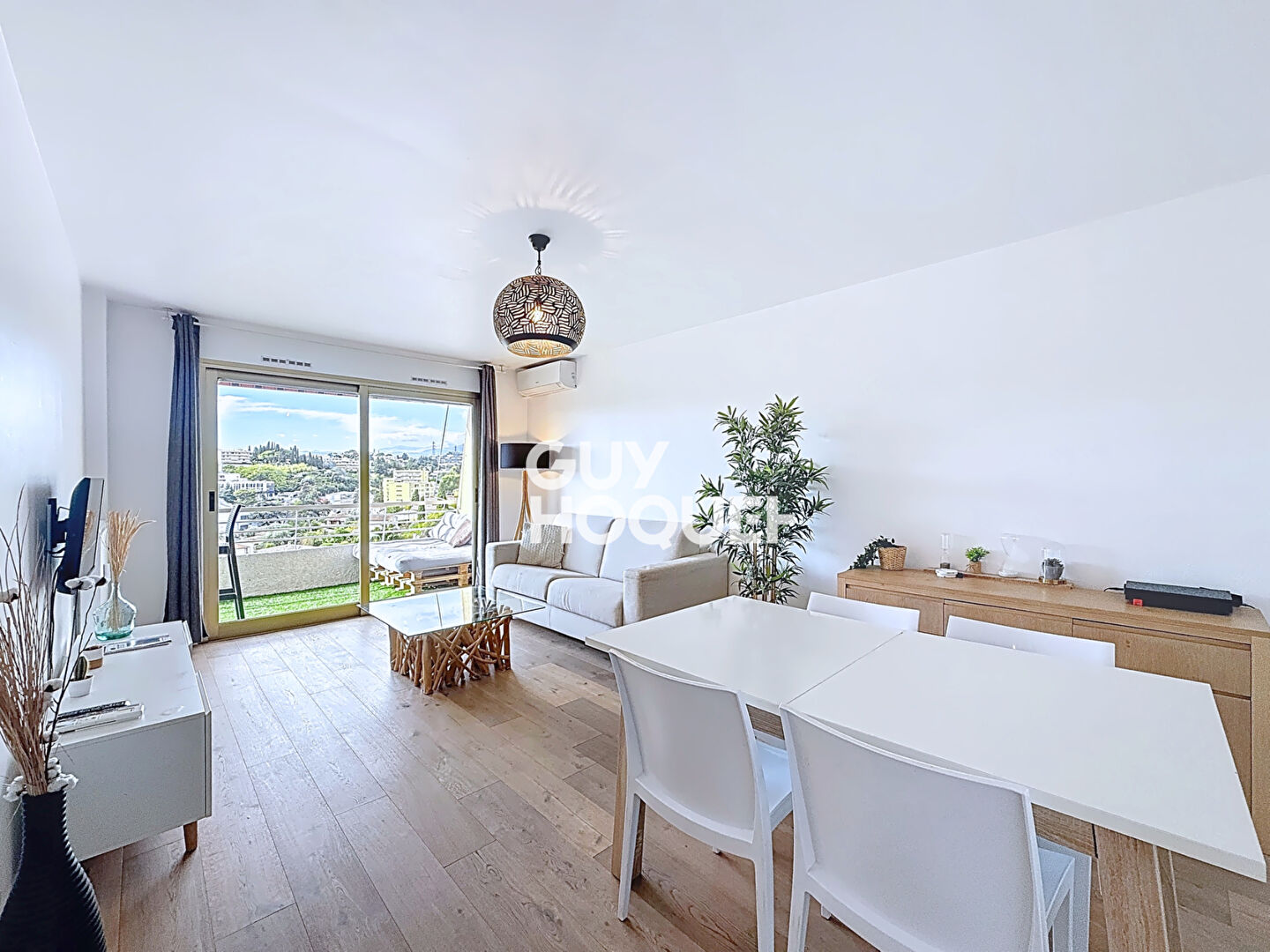 Beau 2 pièces lumineux avec terrasse et garage - Le Cannet Moulières