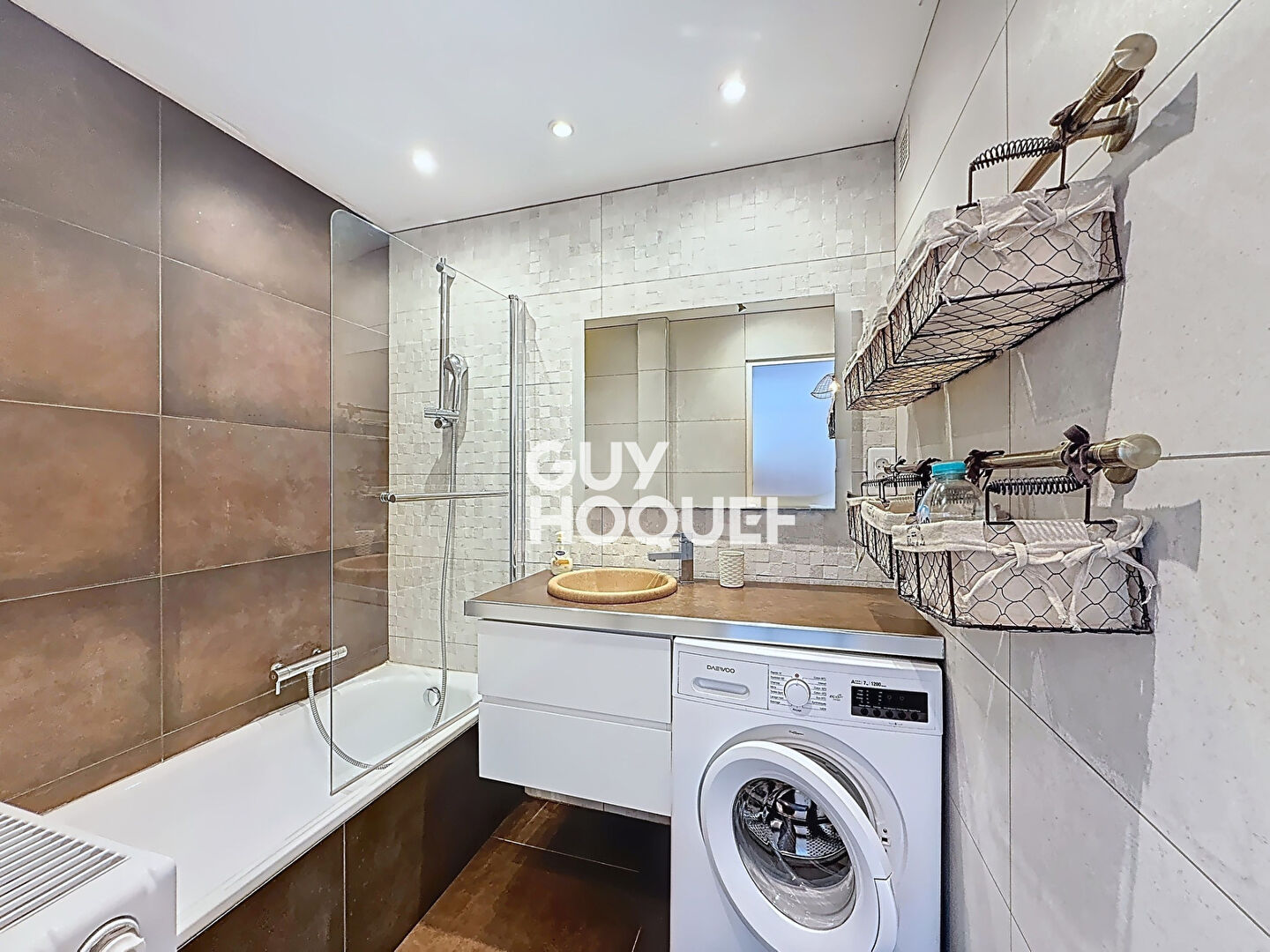 Beau 2 pièces lumineux avec terrasse et garage - Le Cannet Moulières