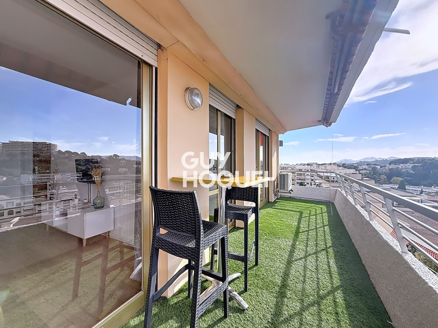 Beau 2 pièces lumineux avec terrasse et garage - Le Cannet Moulières