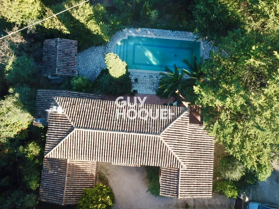 Maison à vendre à Grasse - 5 pièces avec piscine