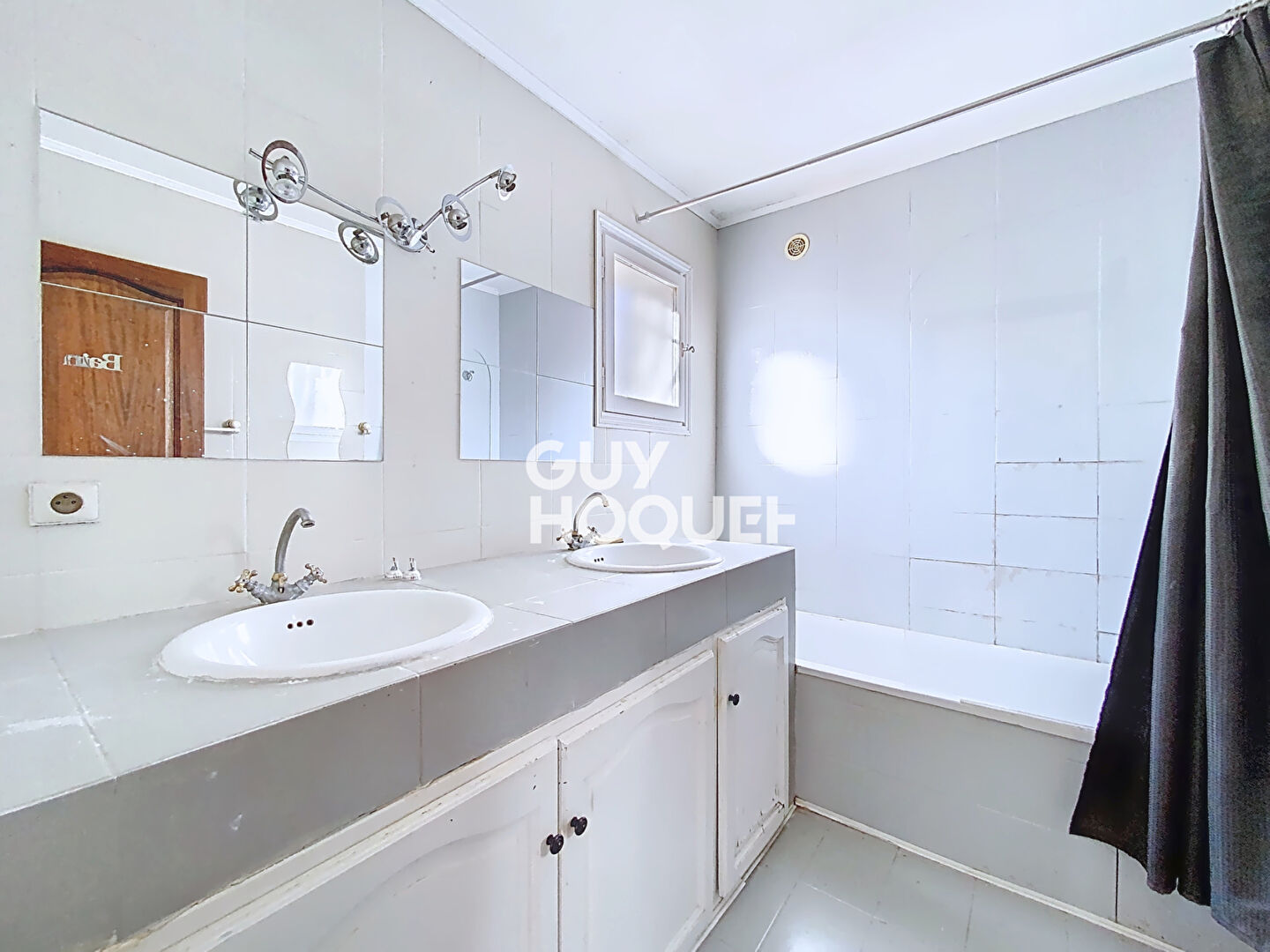 Maison à vendre à Grasse - 5 pièces avec piscine