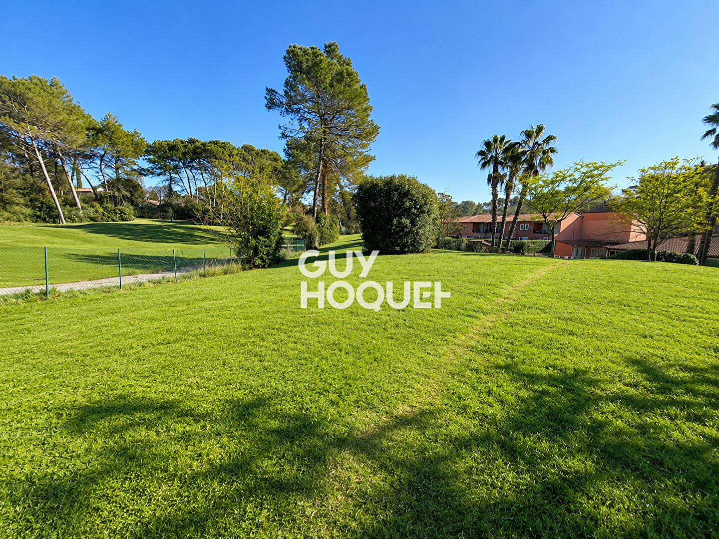 Maison 3 pièces 51 m² avec jardin, terrasse et 2 parkings à Mouans-Sartoux.