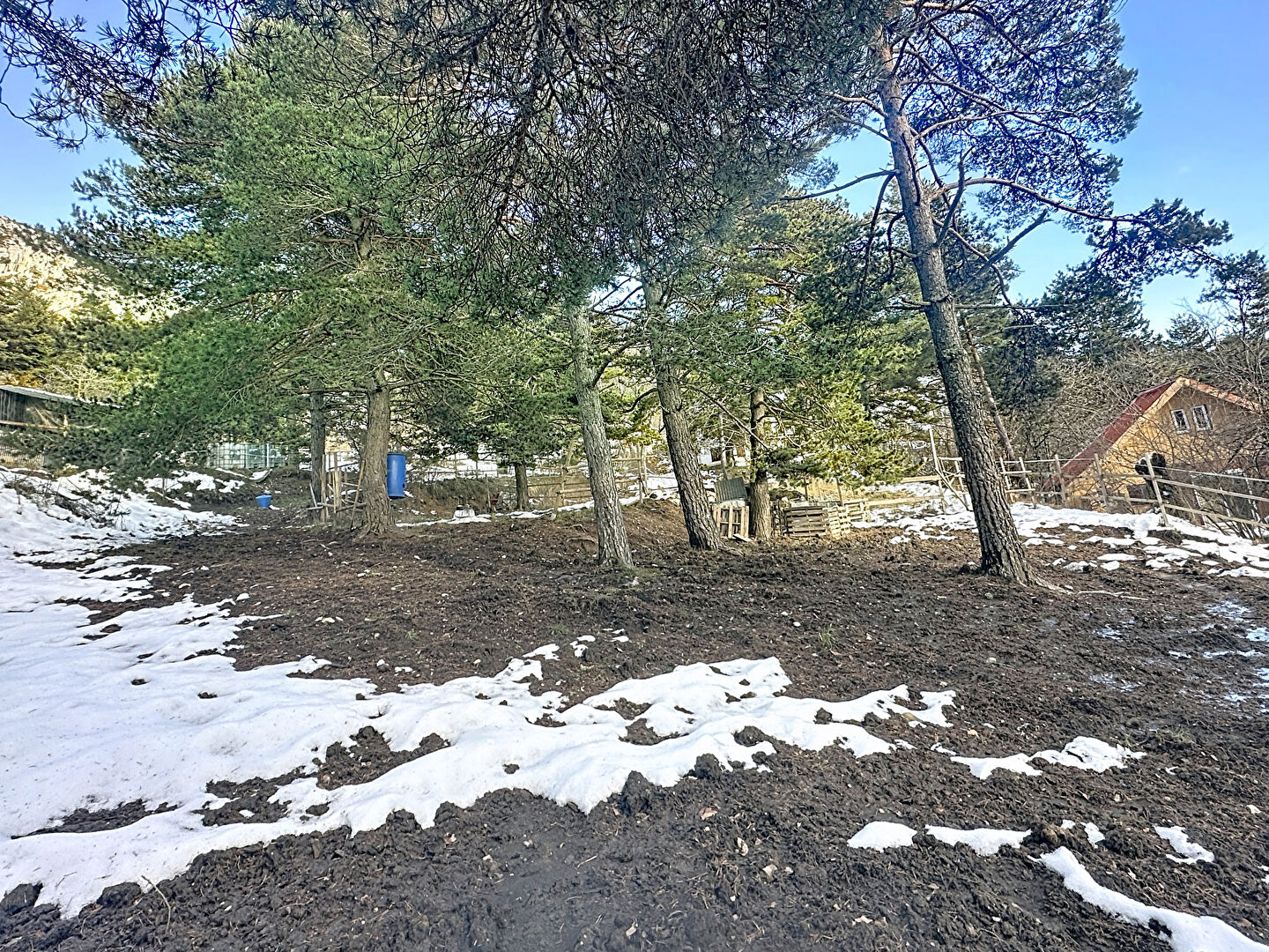 À vendre: Terrain à bâtir à Andon