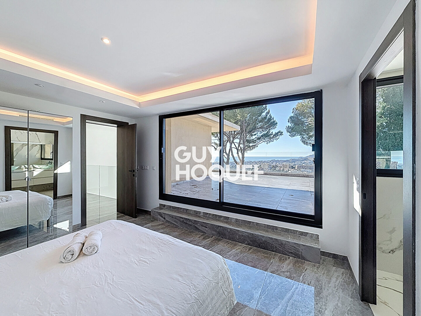 Maison d'exception à vendre à Mougins - Vue mer imprenable