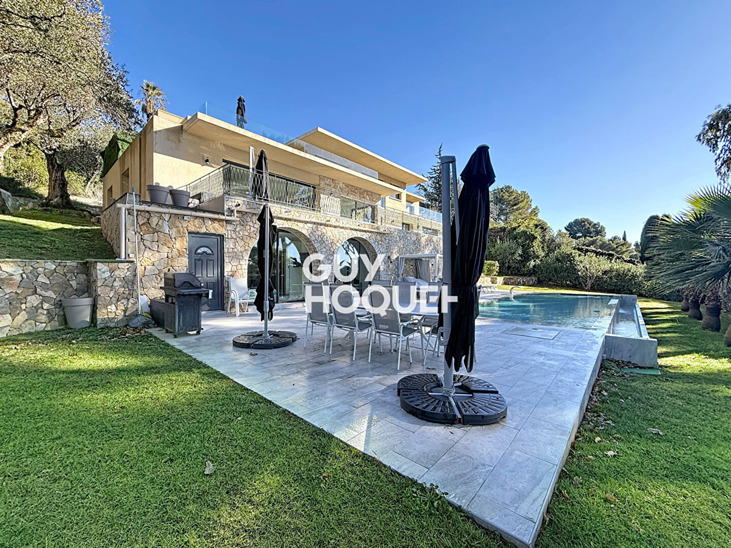 Maison d'exception à vendre à Mougins - Vue mer imprenable