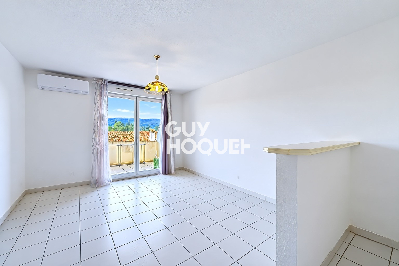 Appartement 3 pièces Mouans-Sartoux - dernier étage, terrasse et garage.