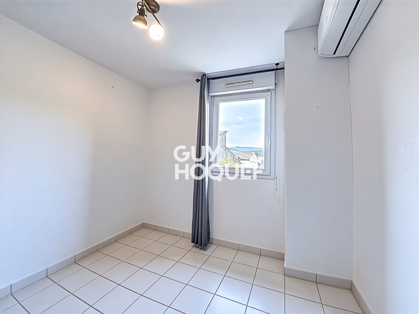 Appartement 3 pièces Mouans-Sartoux - dernier étage, terrasse et garage.