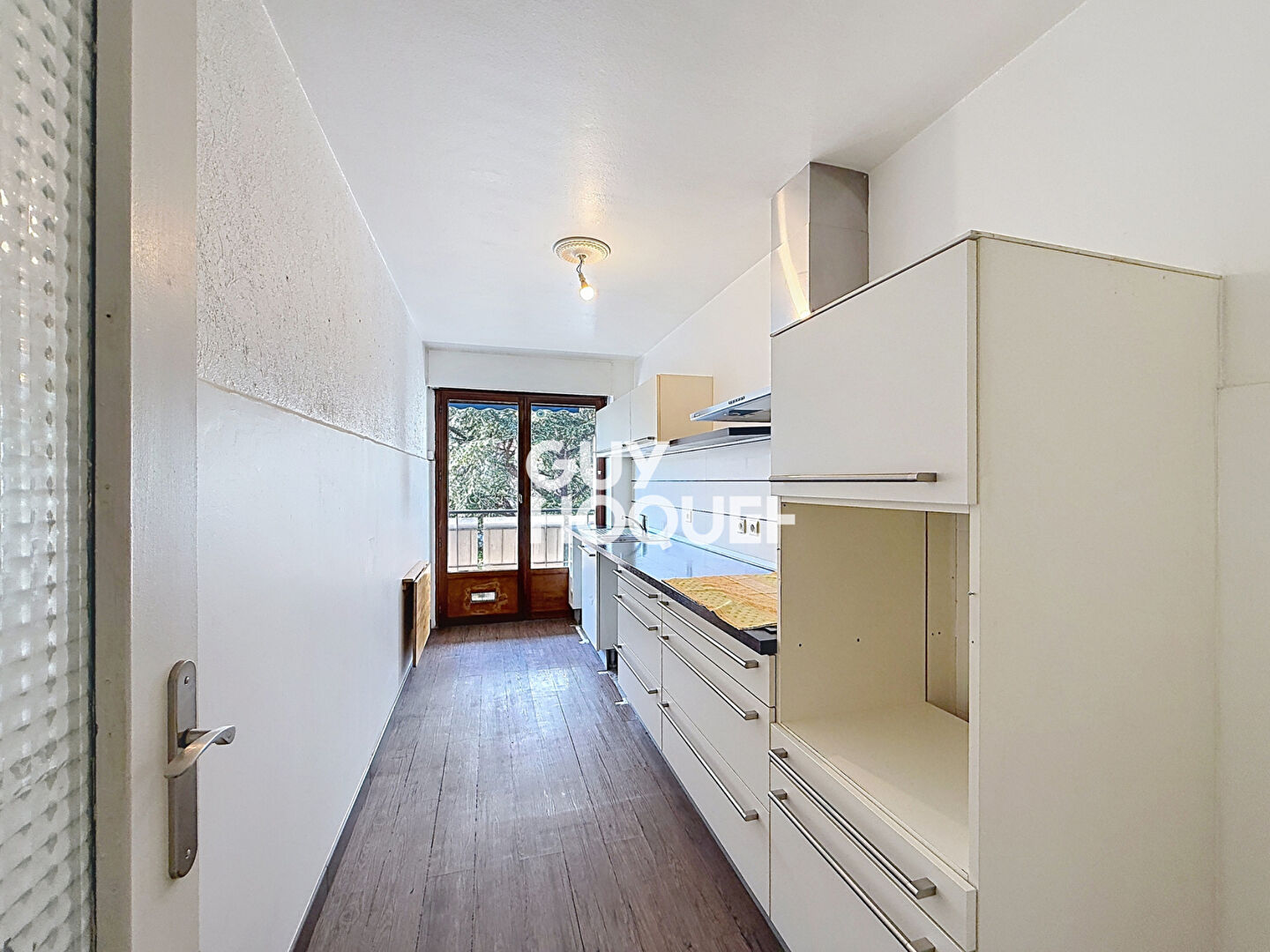 Appartement 3 pièces à louer au coeur de Mandelieu-la-Napoule, avec garage