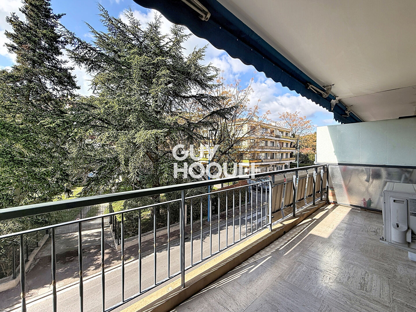 Appartement 3 pièces à louer au coeur de Mandelieu-la-Napoule, avec garage