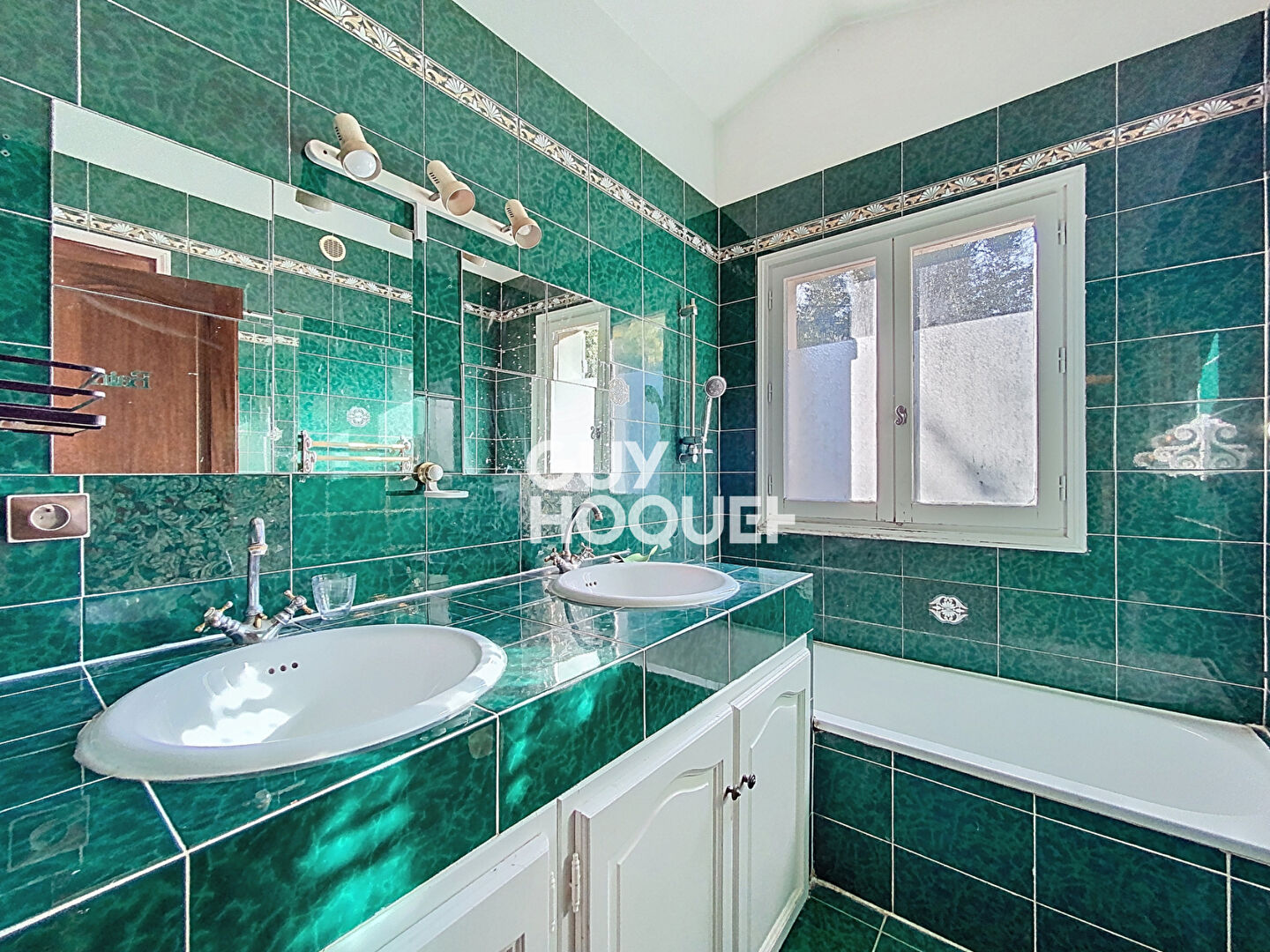 Maison à vendre à Grasse - 6 pièces avec piscine