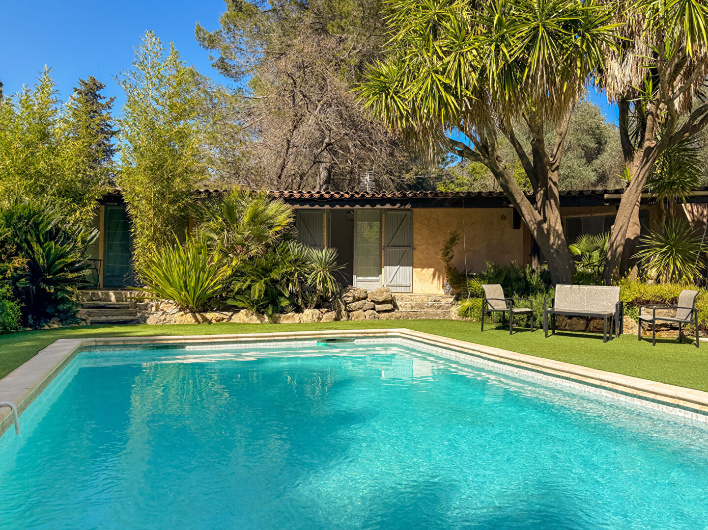Grande propriété familiale avec piscine et dépendances - La Roquette-sur-Siagne, limite Mougins