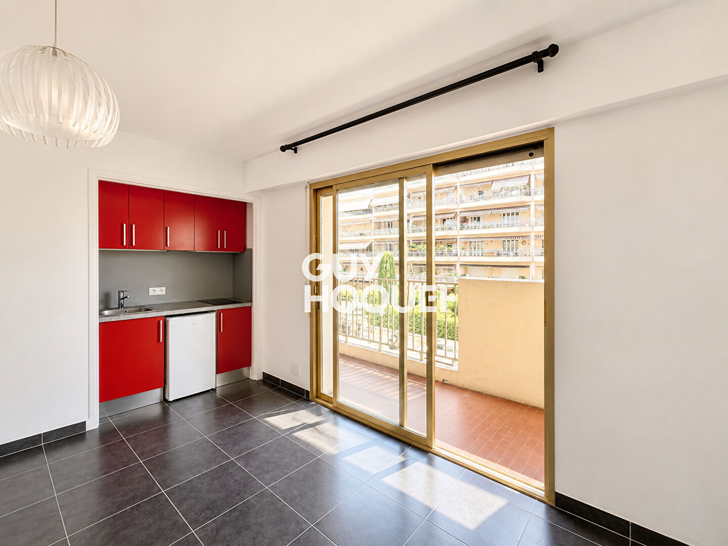 Studio avec balcon - Le Cannet limite Cannes, secteur Carnot