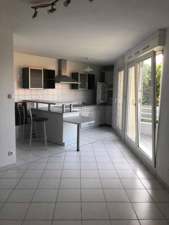 Joli F2 à louer à HABSHEIM *** Résidence ***