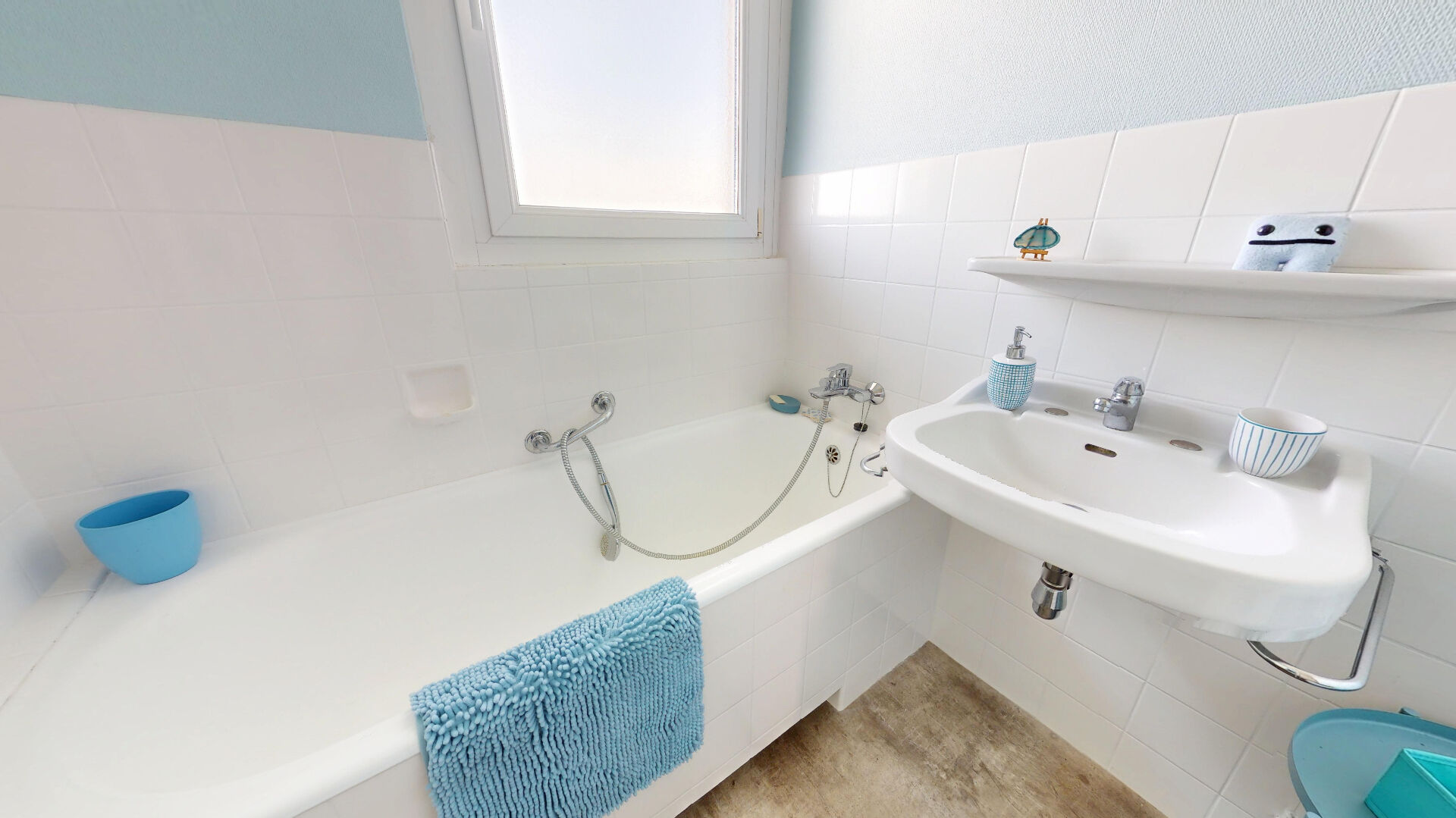 À louer : Charmant appartement 2 pièces à Mulhouse, dernier étage avec ascenseur !