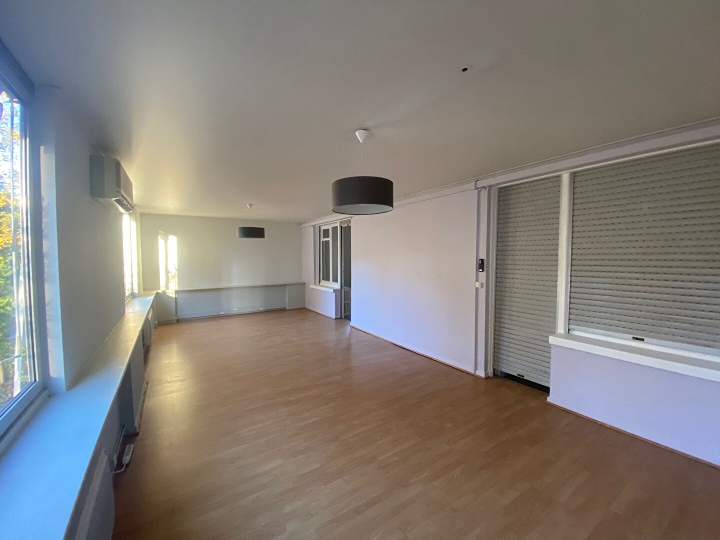 Bureaux à louer de 173 m² à Mulhouse, proche commodités et transports