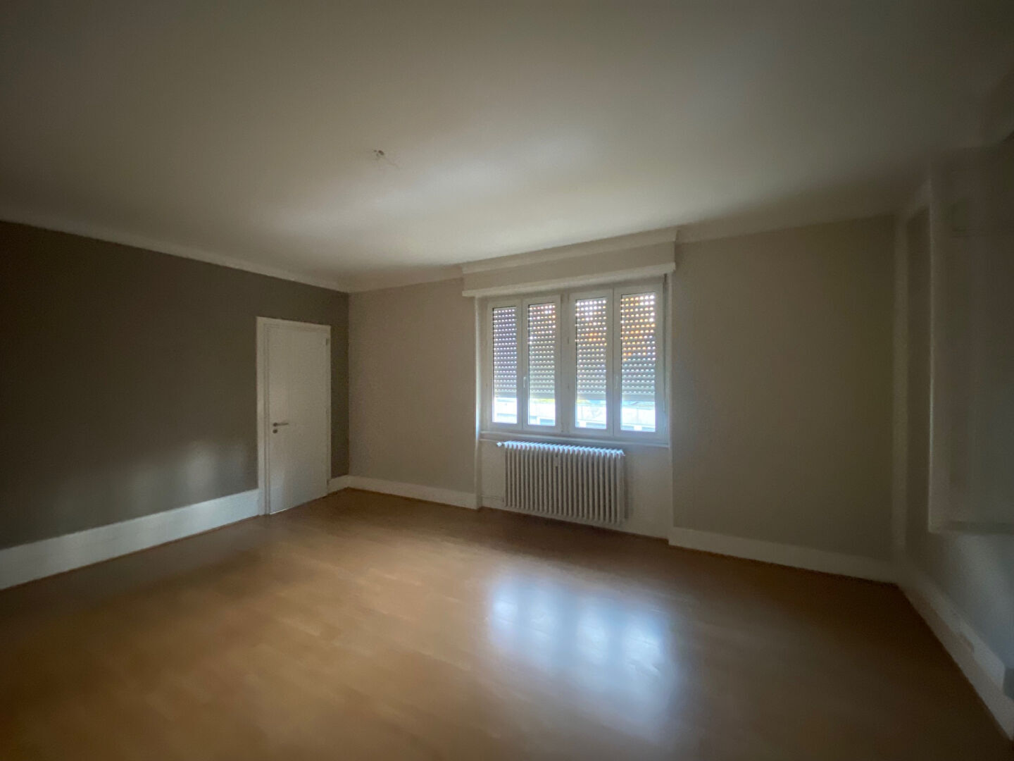 Bureaux à louer de 173 m² à Mulhouse, proche commodités et transports