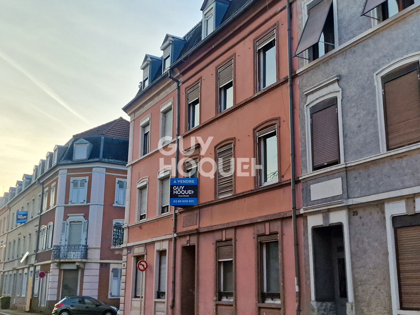 IMMEUBLE  PROCHE TRAM  4F X 3!