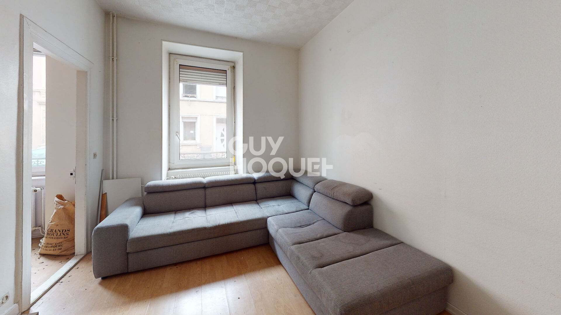 IMMEUBLE  PROCHE TRAM  4F X 3!