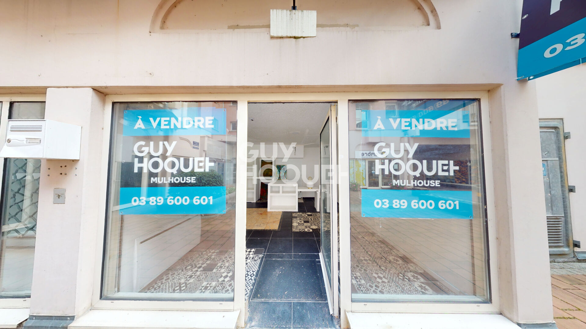 Local VIDE  cour des maréchaux!