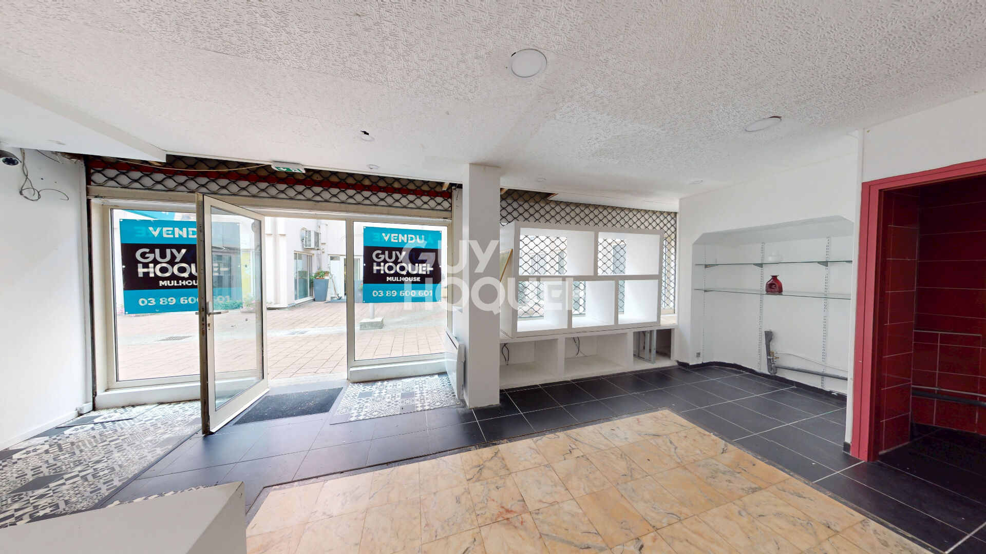 Local VIDE  cour des maréchaux!